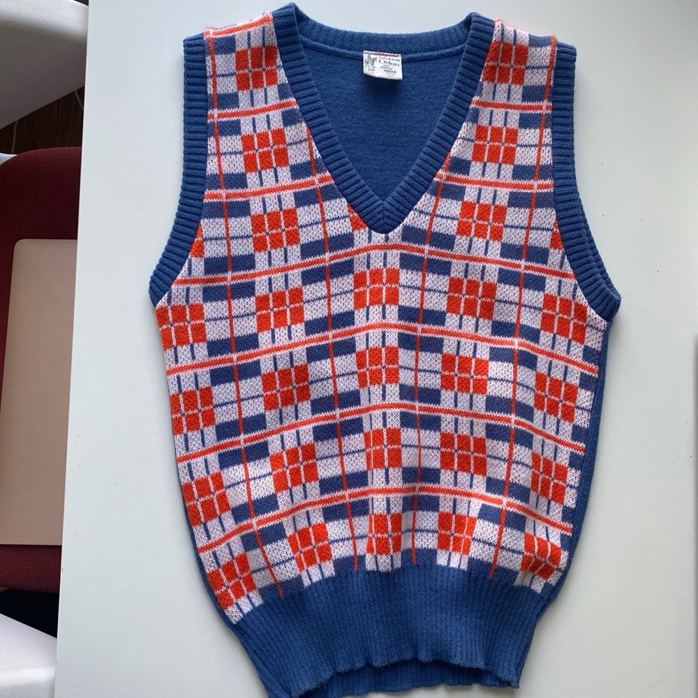 Special vintage sweater vest.